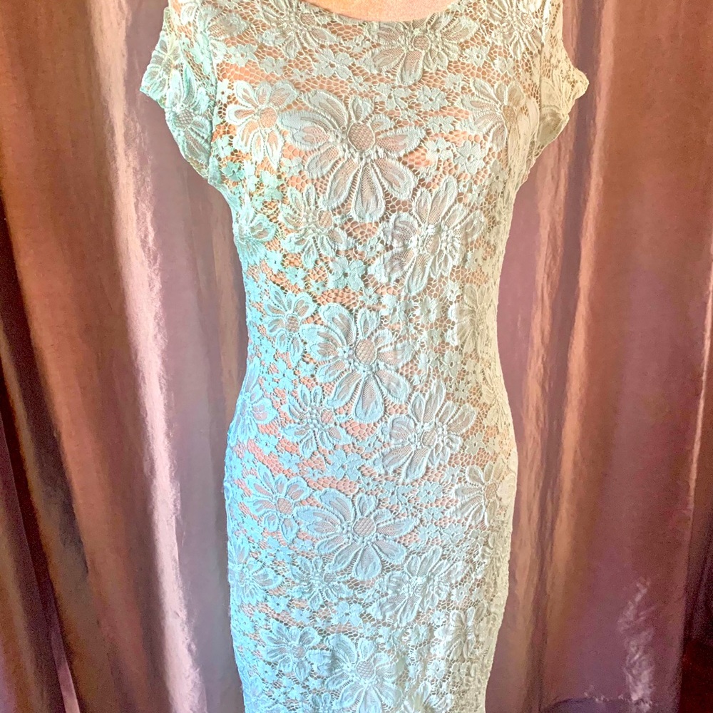 Gorgeous Teal color, Lace short sleeves dress.